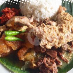 Nasi Gudeg Krecek Telor Ayam