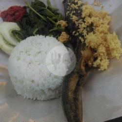 Nasi Lele Kremes