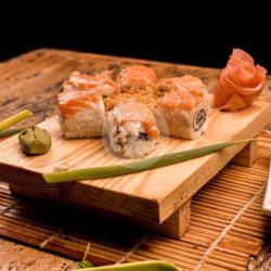 Salmon Aburi Roll