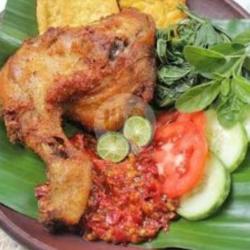 Nasi   Ayam   Gorengan   Ew Teh / Es Jeruk