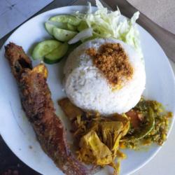 Nasi Lele Goreng Kriuk Badaruak