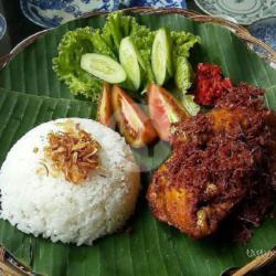 Nasi Lalapan Ayam Laos