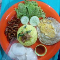 Nasi Kuning Telor Bebek Ceplok