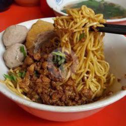 Mie Yamin Bakso ( Mie Ayam Kering)