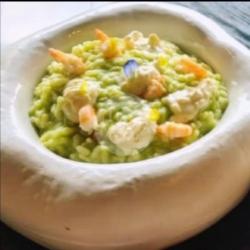 Risotto With Green Peas Cream, Shrimps And Stracciatella Cheese (halal-gluten Free)