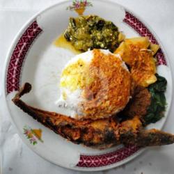 Nasi Ikan Lele