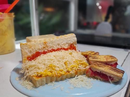 THE ROTI BAKAR, Simorejo 33A,Ruko Orange