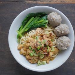 Mie Ayam Jamur Tahu Isi   Bakso