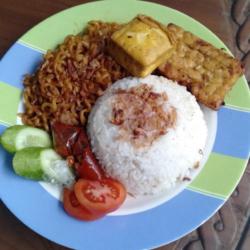 Mie Goreng   Tahu Tempe   Nasi