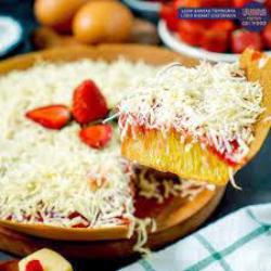 Martabak Manis Strawberry Coklat Susu