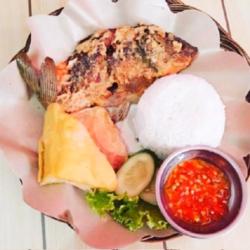 Ikan Mas Cobek Nasi Liwet Komplit