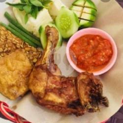 Ayam Goreng Tahu/tempe Sambel Terasi Lalapan