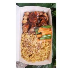 Indomie Goreng Rendang 2 Bungkus   Steak Ayam Pedasss