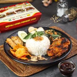 Nasi Urap Ayam Bakar Komplit