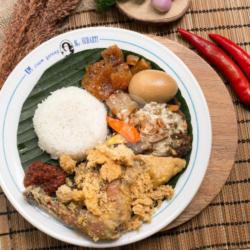 Nasi Gudeg Ayam Telur