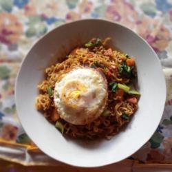 Mie Goreng/kuah Dengan Telur