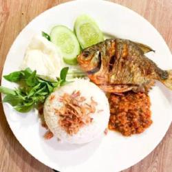 Pecel Ikan Bawal