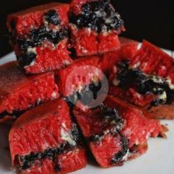 Martabak Manis Red Velvet Ketan Hitam