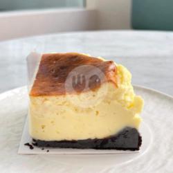 Vanilla Brownies Basque Cheesecake