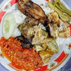 Nasi Sambelan Ikan Asin   Tahu   Tempe   Lalapan