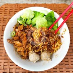 Mie Ayam Bakso Lada Hitam