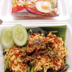 Mie Goreng Sambel Lombok Ijo Plus Telor Ceplok