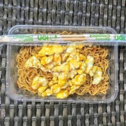 Indomie Jumbo Pedas Abang Ireng Telur Orak Arik