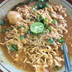 Mie Setan Kuah Telur Seafood