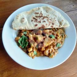 Aloo Gobhi Mutter   Plain Naan