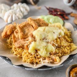 Indomie Kulit Ayam Gubrak Mozzarella