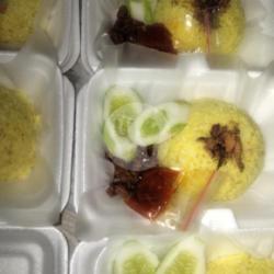 Nasi Uduk Kuning Semur Tahu