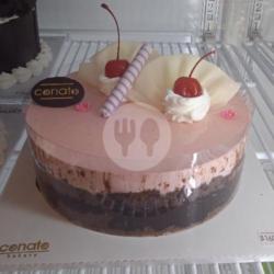 Strawberry Coklat Mouse Cake