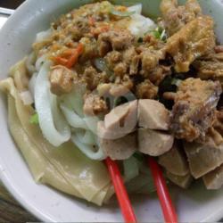 Kwetiau Pangsit Bakso (pangsit Isi 1   Bakso Isi 2)