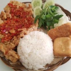 Paket Nasi Telur Ngapung  Tempe Tahu  Sambal   Lalap