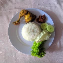 Nasi   Pecel Ayam