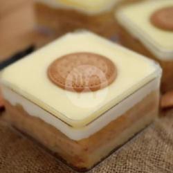 Regal Dessert Box
