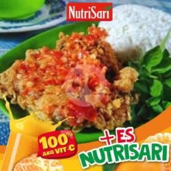 Ayam Geprek   Sayur Urap   Ikan Asin   Es Nutrisari