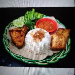 Nasi Lalapan Ayam