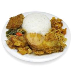 Nasi Rames Ayam Goreng