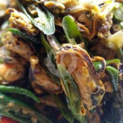 Rice Bowl Kerang Cabe Ijo   Telur Dadar