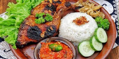 Nasi Pecel Ayam H Abu Hoiri, Kramat Jati