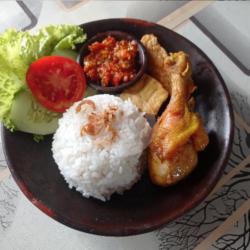 Nasi Ayam Penyet Kremes   Lalapan