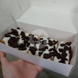 Roti Bakar Vanilla Oreo
