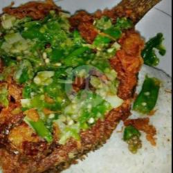 Ikan Mujaer Penyet   Nasi