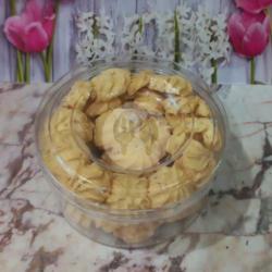 Kue Semprit Putih