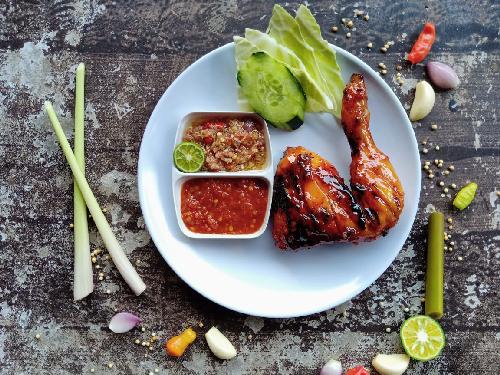 Ayam Bakar Bali Tulen Ubud, Cok Gede Rai