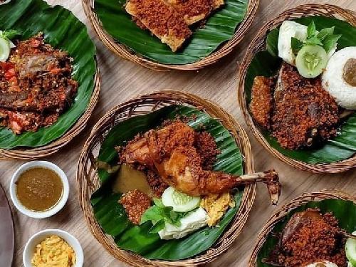 Kopi Terdekat, Hayam Wuruk