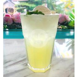 Lemonade Squash Float