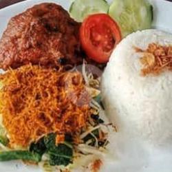 Nasi Urap Ayam Goreng