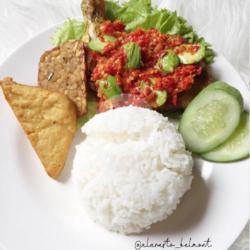 Ayam Penyet Pete Balado